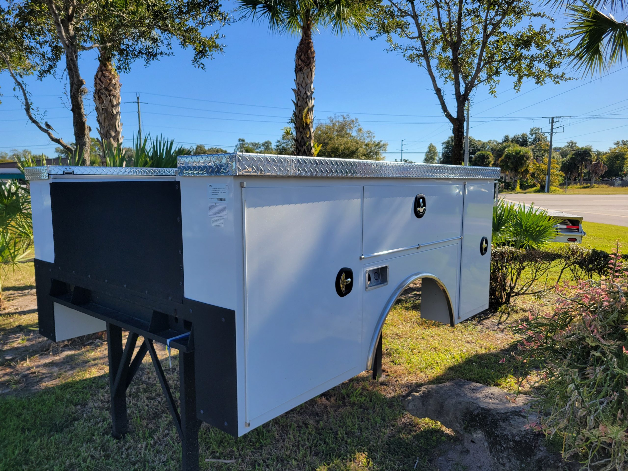 2025 CM Truck Beds 81/78VVSSG2M Service Body Stock No: M800431306