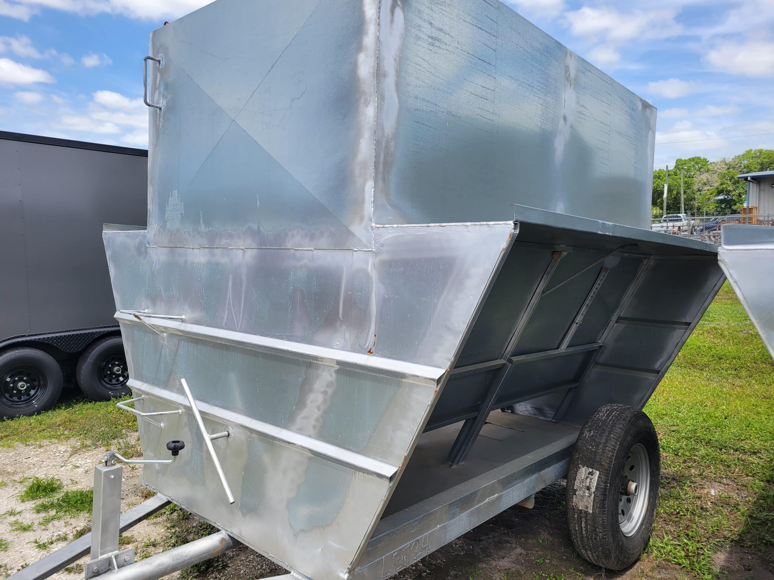 2026 6.5 x 9 2-Ton Galvanized Creep Feeder Stock No: L2624